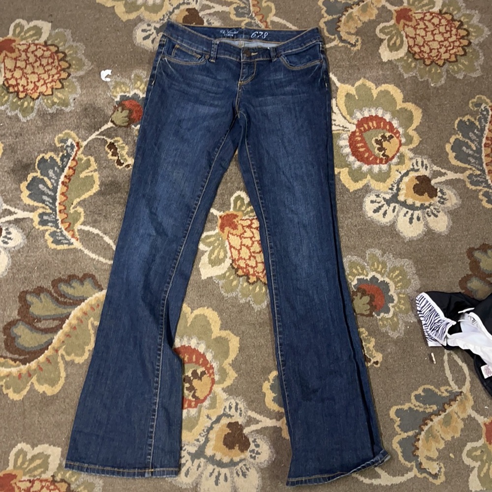 dark flare jeans with cute pockets